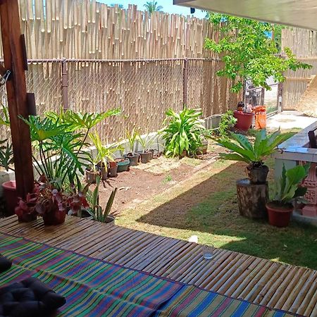 Bella'S Bed & Breakfast Dauis Esterno foto