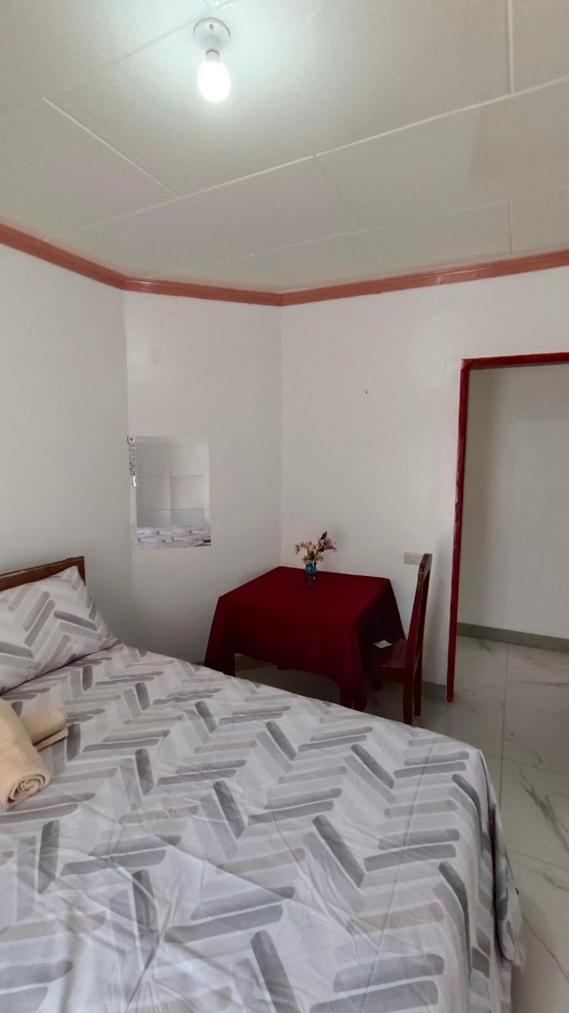 Bella'S Bed & Breakfast Dauis Esterno foto